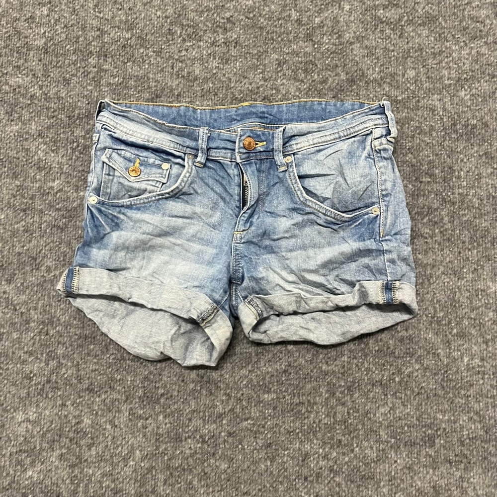 H&M Denim Shorts Womens Size 6 Light Wash Low Rise Cuffed Hem Casual Summer